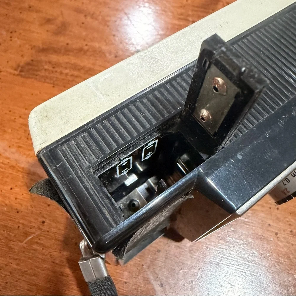 Kodak Instamatic 324 Film Camera Black Silver White - Untested - Picture 5 of 5